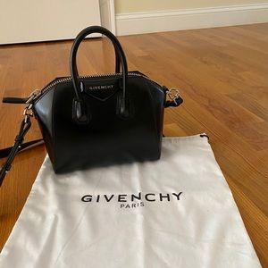 Authentic Mini Antingona in Shiny Calfskin